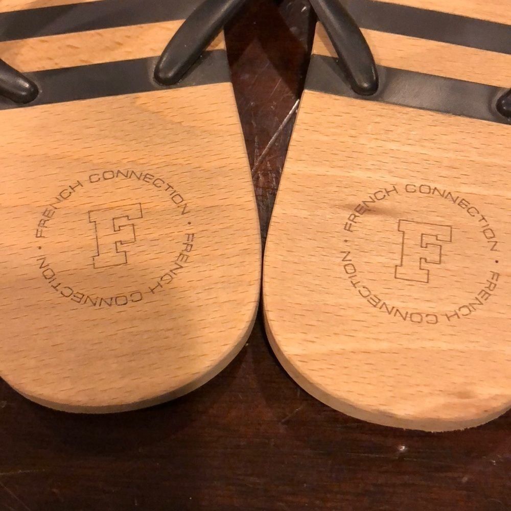 French Connection Striped Flip Flops, Size 9 - Picture 2 of 4